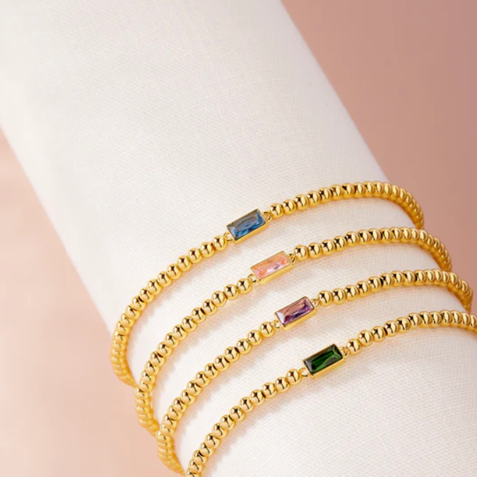 Custom jewelry Latina moms